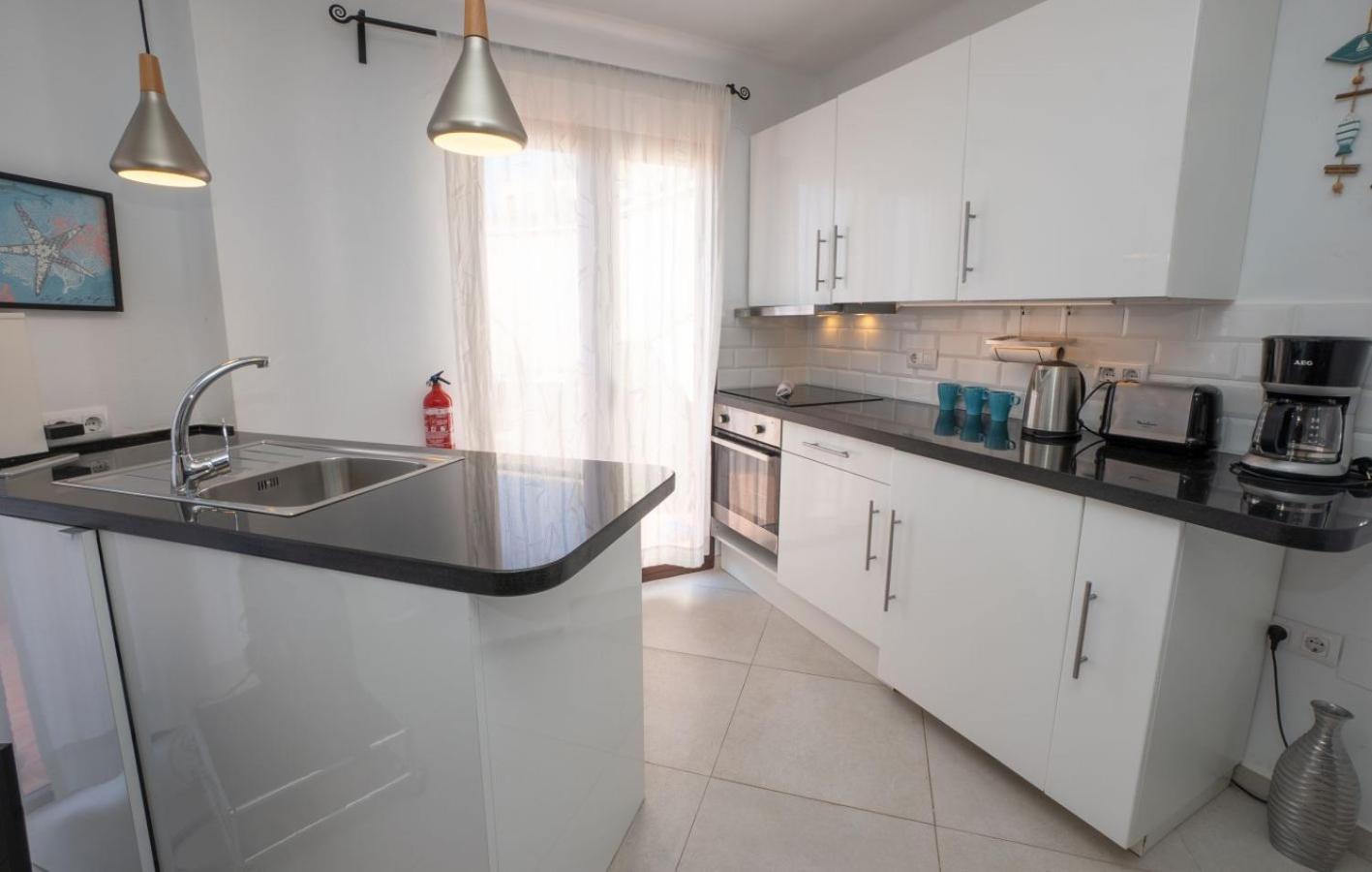 شقة Capistrano Playa 712 Menyber نيرخا المظهر الخارجي الصورة